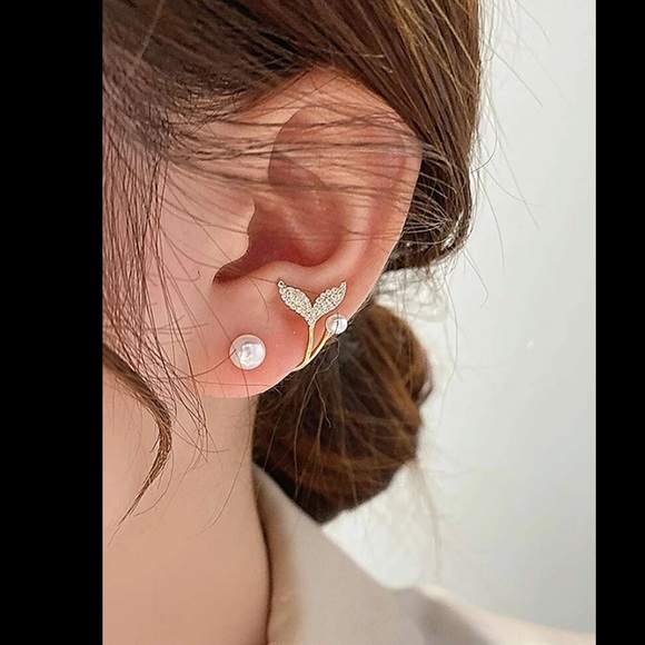 Wrap Around Pearl Fish Tail Earrings - Picture 2 of 5